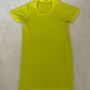 Lululemon swiftly tech size 2 electric lemon